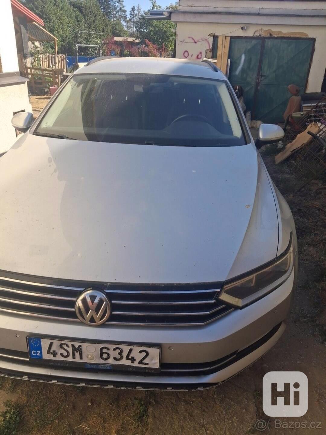 Volkswagen Passat 1,6 - foto 1