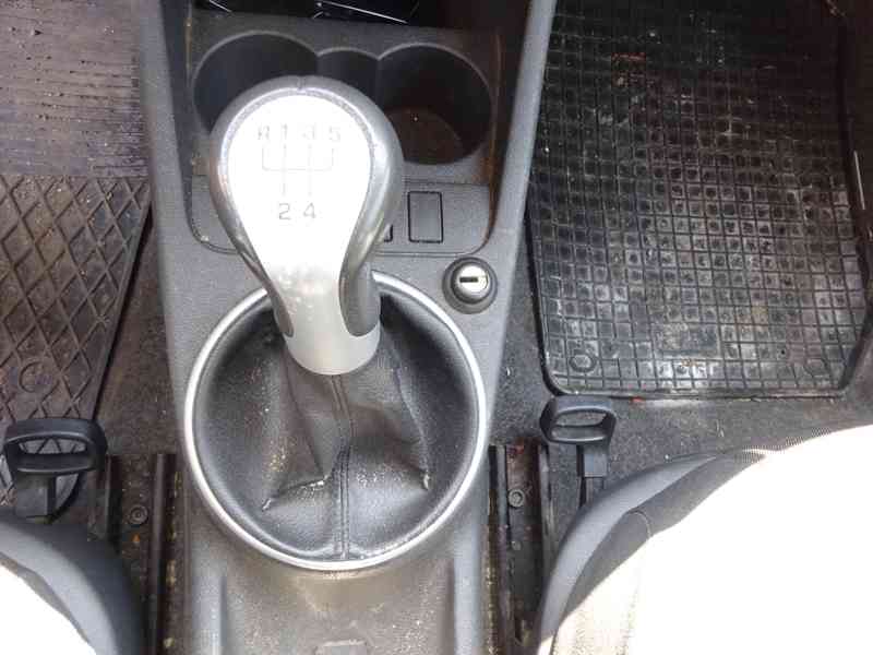 Škoda Roomster 1.4i 16V r.v.2007 (63 kw) 1.MAJITEL - foto 11