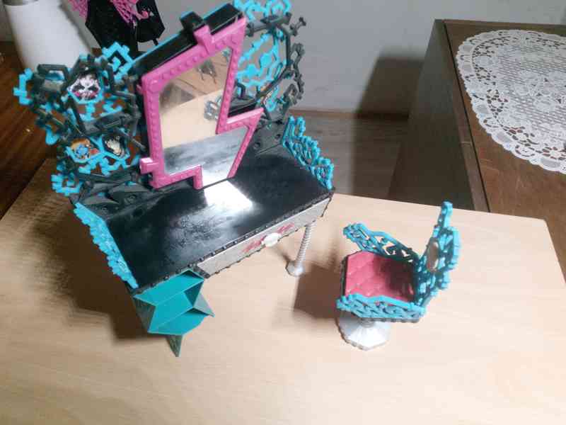 Monster High Toaletní stolek pro Frankie Stein