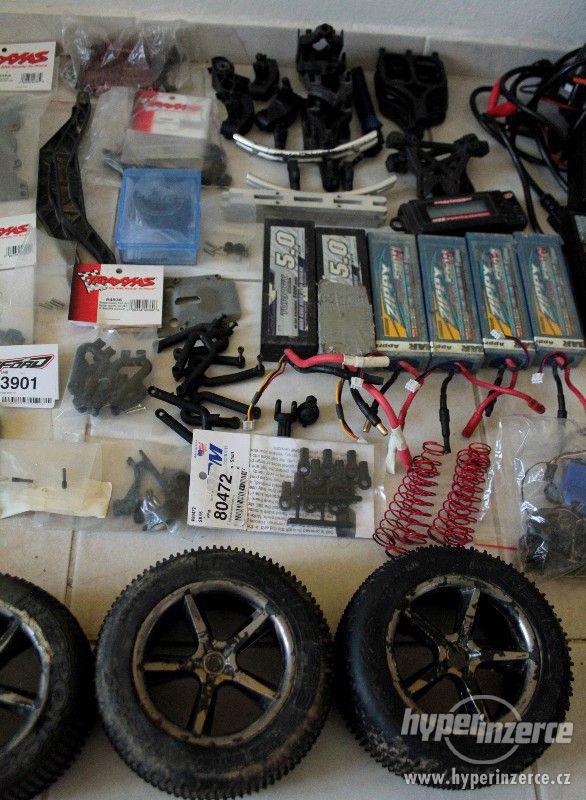 Traxxas E-MAXX Brushless - foto 4