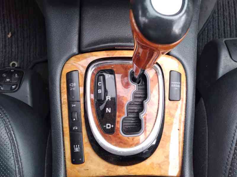 MERCEDES BENZ S 500 V8 4 MATIC typ 220 ČR - foto 30