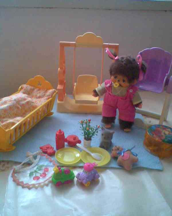 Monchhichi s nábytečkem - foto 2