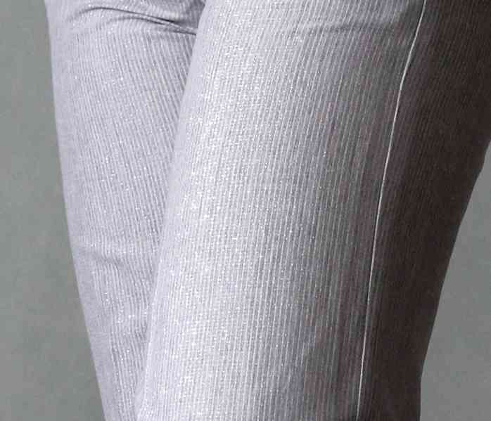 Nové letní šedé kalhoty se stříbrnou nitkou Orsay vel. 34 - foto 9