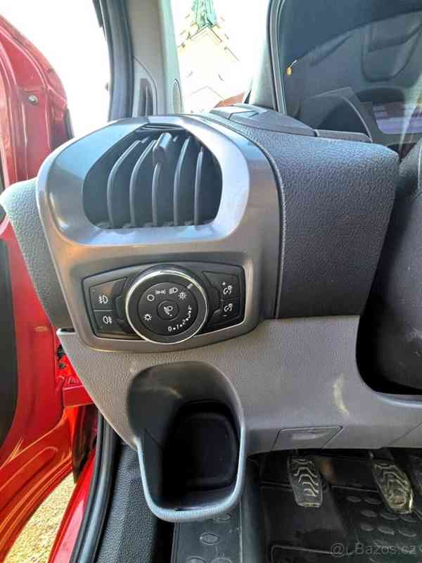 Ford Transit Custom 2,2   r.v. 2015, 8 míst k sezení. - foto 16