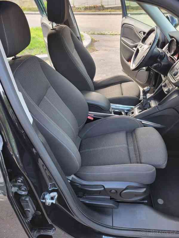 Opel Zafira 2,0   BiTurbo, 195 HP, 1. maj - foto 7