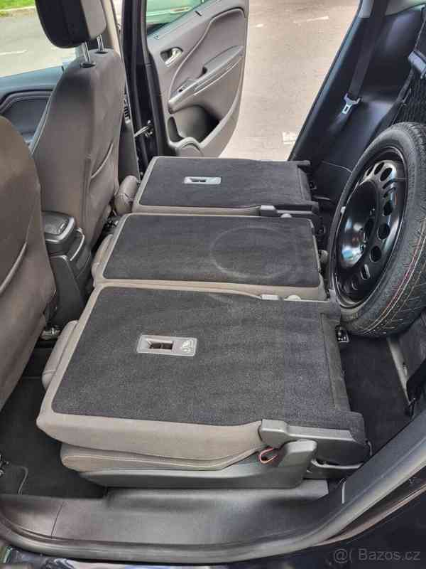 Opel Zafira 2,0   BiTurbo, 195 HP, 1. maj - foto 12