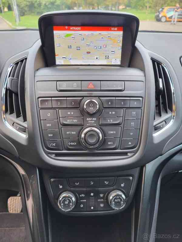 Opel Zafira 2,0   BiTurbo, 195 HP, 1. maj - foto 15