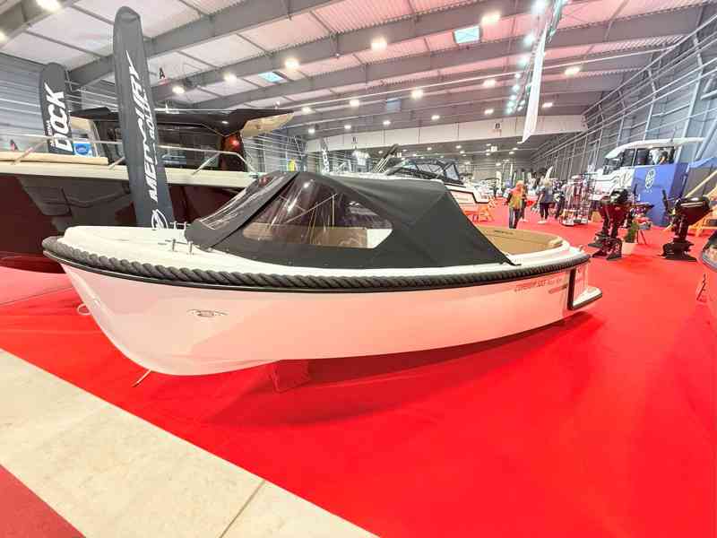 Nová motorová loď Corsiva 565 New Age - foto 3