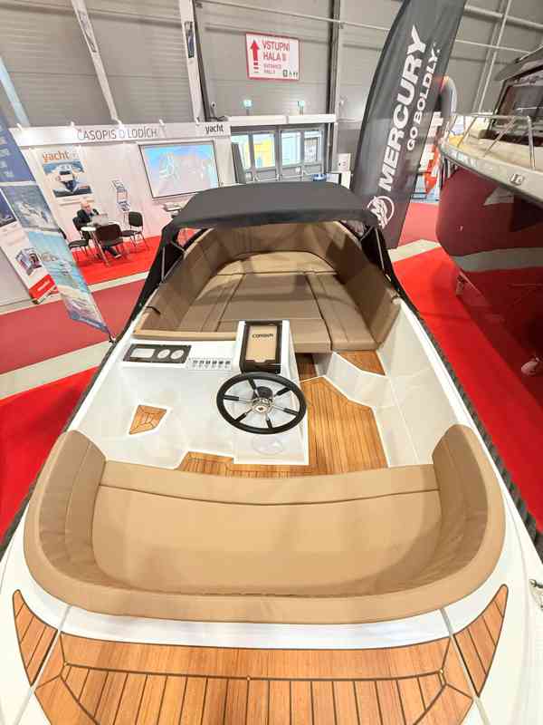 Nová motorová loď Corsiva 565 New Age - foto 4