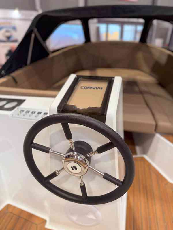 Nová motorová loď Corsiva 565 New Age - foto 8