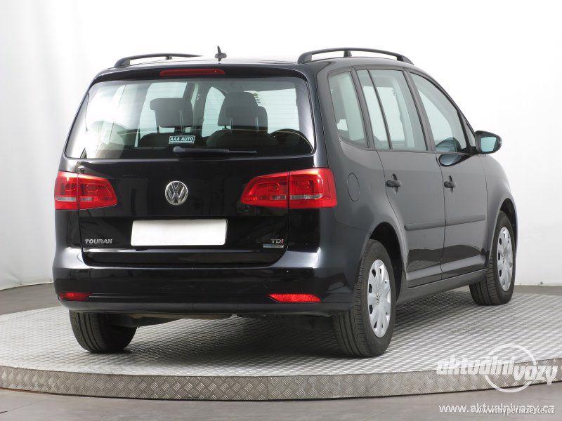 Volkswagen Touran 1.6, nafta, r.v. 2012 - foto 10