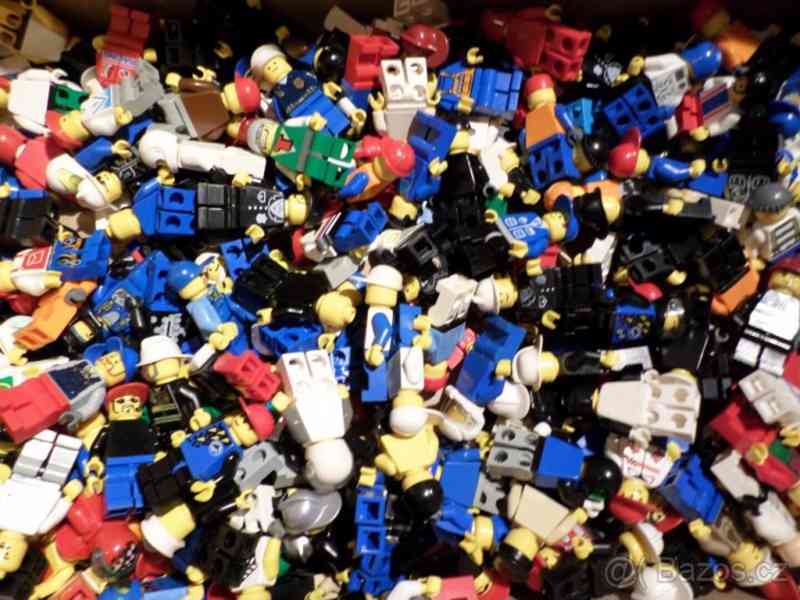 Lego figurky (policisté, hasiči, dělníci apod.)