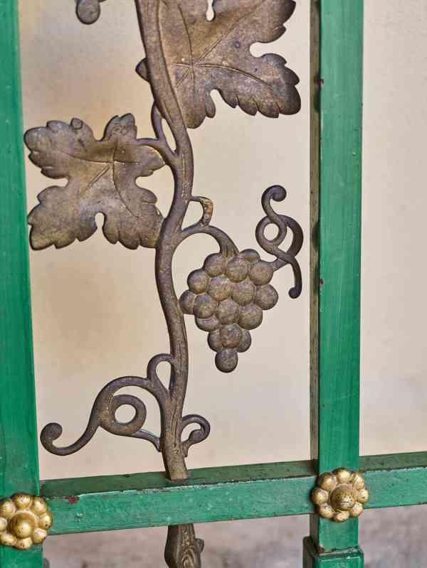 Těžké bronzové zábradlí s motivem vinné révy - 308 cm - foto 5