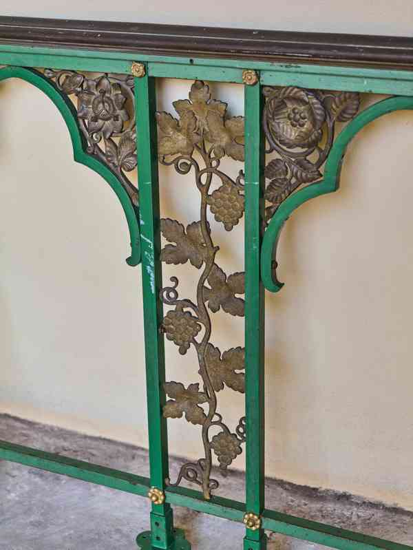 Těžké bronzové zábradlí s motivem vinné révy - 308 cm - foto 4