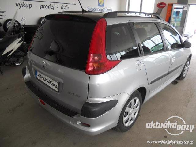 Peugeot 206 1.4, benzín, vyrobeno 2003, el. okna, STK, centrál, klima - foto 5
