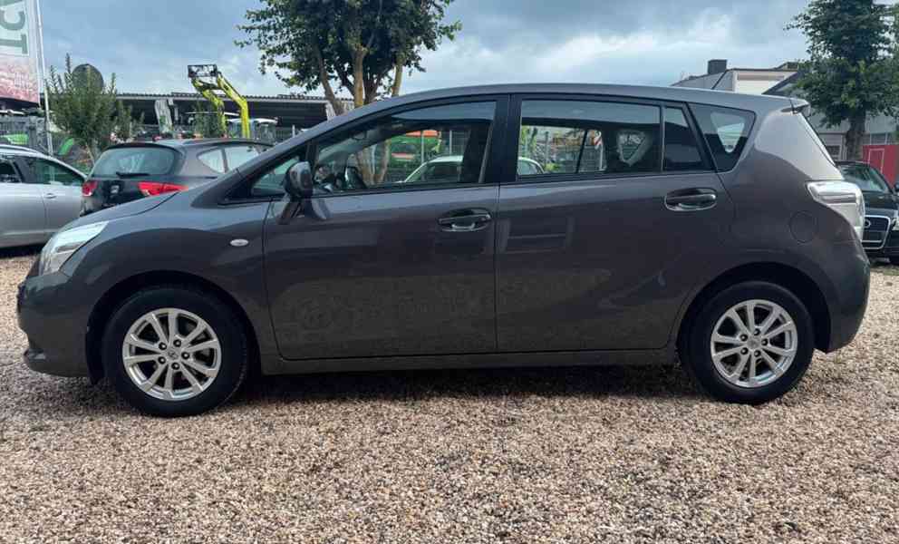 Toyota Verso 1,8i Edition benzín 108kw - foto 3