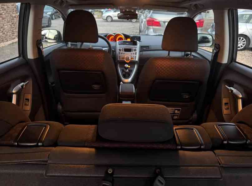 Toyota Verso 1,8i Edition benzín 108kw - foto 12