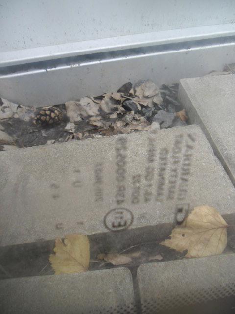 Čelní horní díl skla na traktorbagr Cat 428C - foto 2
