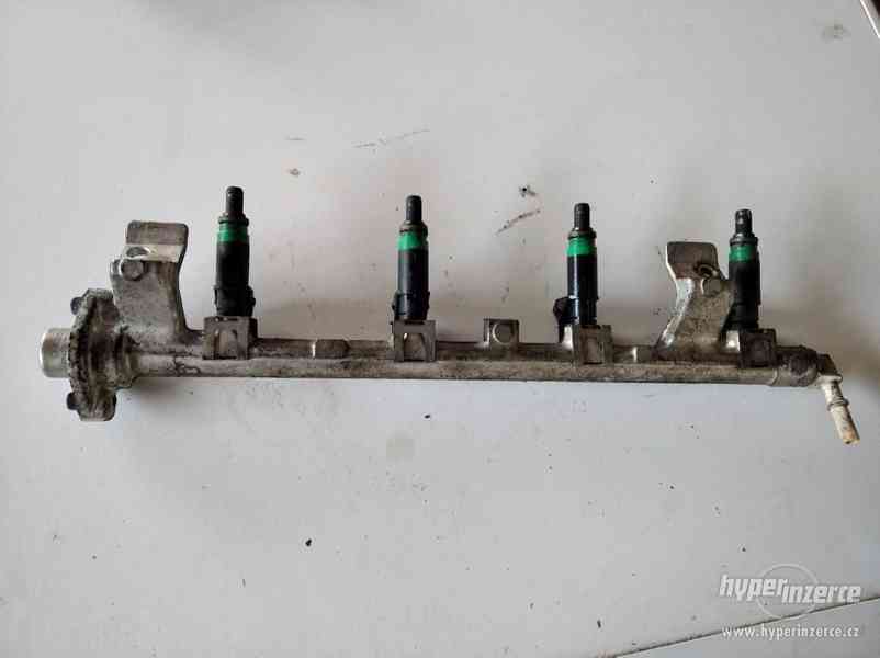 VSTŘIKY VSTŘIKOVACÍ LIŠTA  FORD FOCUS II C-MAX 1,6 - foto 1