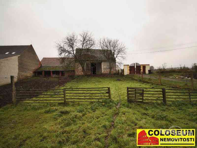Ivančice - Hrubšice, Stavební pozemek 1678m2, Inženýrské sítě na hranici pozemku - pozemek - foto 1