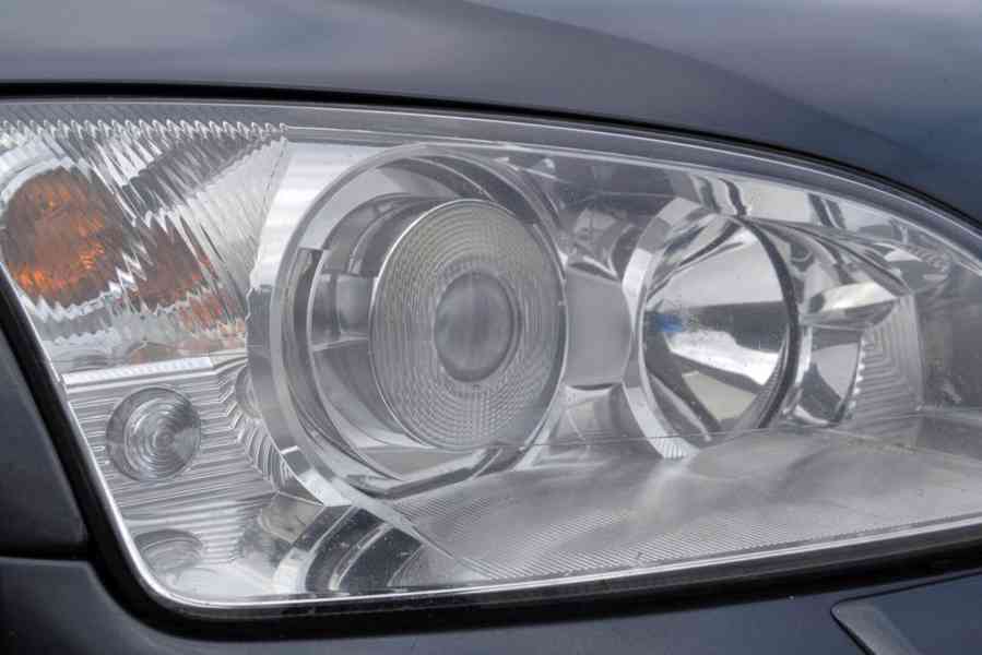 Ford Mondeo 2.2 TDCI 114kW Futura - foto 18