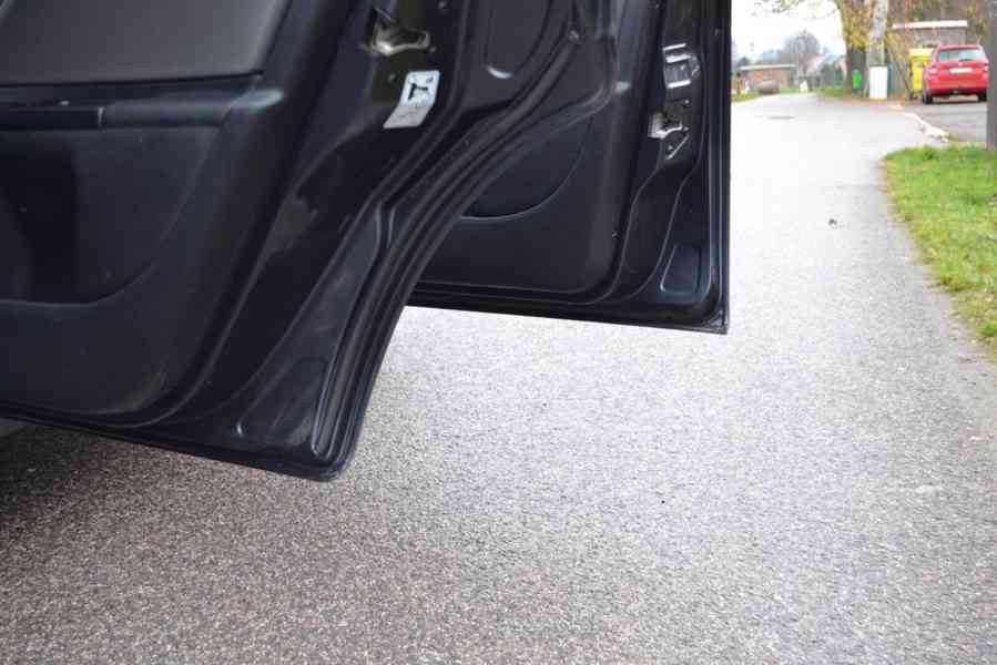 Ford Mondeo 2.2 TDCI 114kW Futura - foto 14