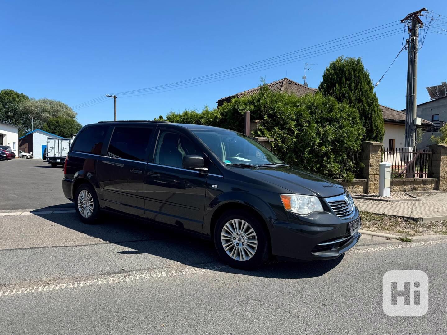 Chrysler Lancia Voyager 3,6 RT Kůže EU New 2012  - foto 1