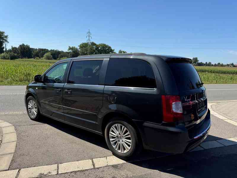 Chrysler Lancia Voyager 3,6 RT Kůže EU New 2012  - foto 3