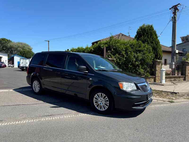 Chrysler Lancia Voyager 3,6 RT Kůže EU New 2012 