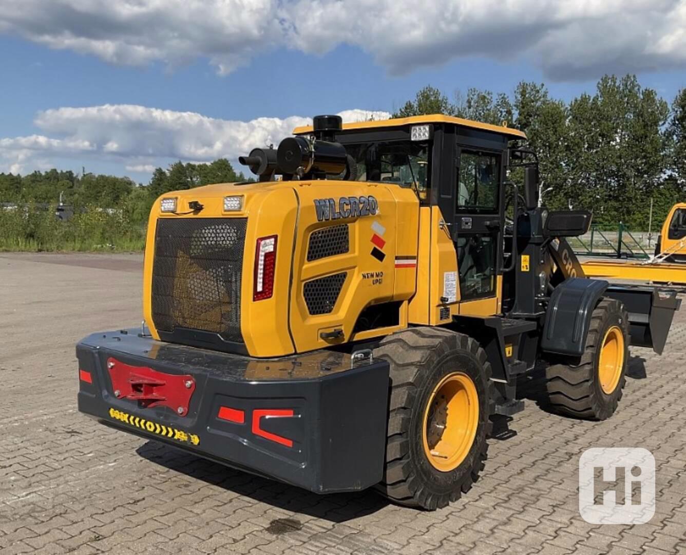 Kloubový nakladač CR20L se sníženou kabinou 220 cm - foto 1