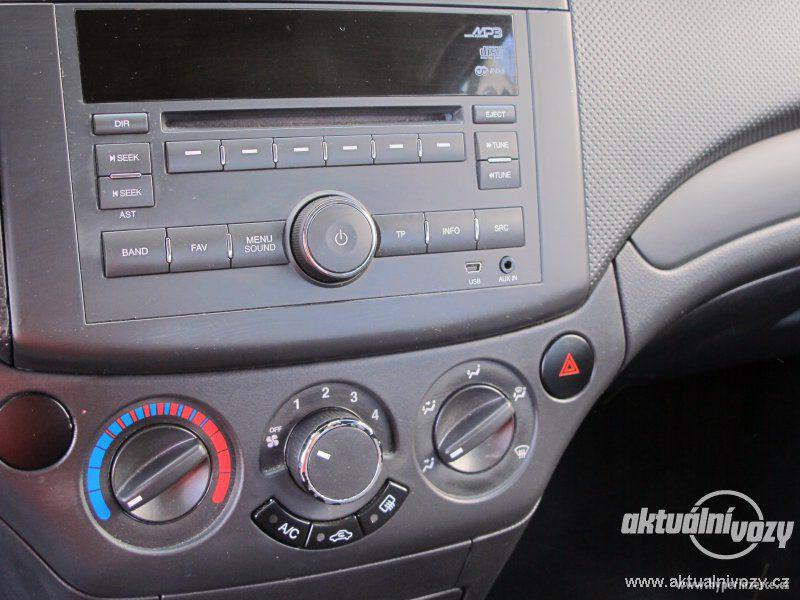 Chevrolet Aveo 1.2, benzín, RV 2011, el. okna, STK, centrál, klima - foto 4