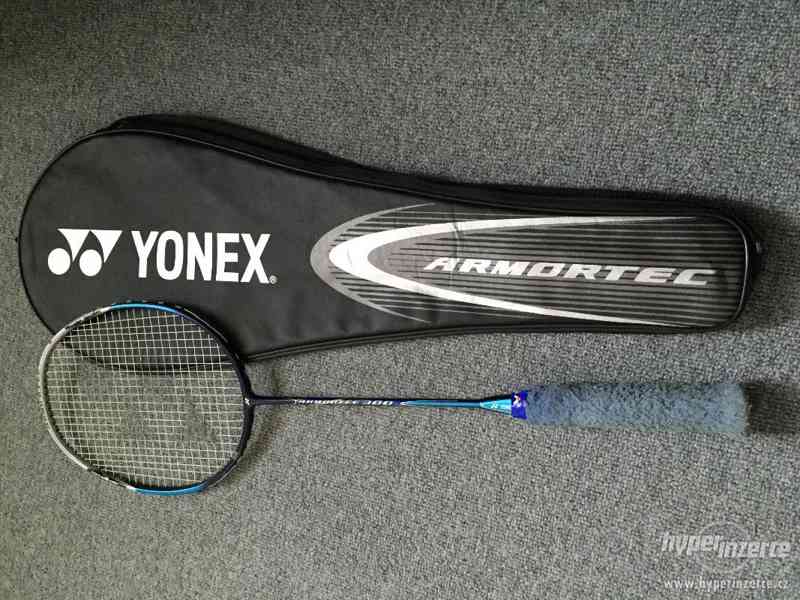 Prodám použitou badmintonovou raketu Yonex Armortec 300 - foto 2
