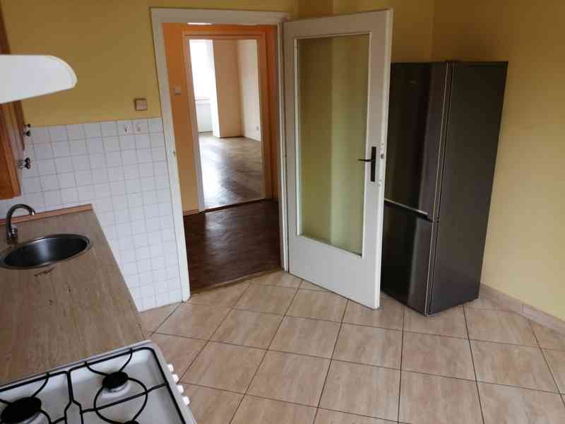 Pronájem 3+1, ulice Merhautova, Černá Pole, 80 m2, balkon, k - foto 2