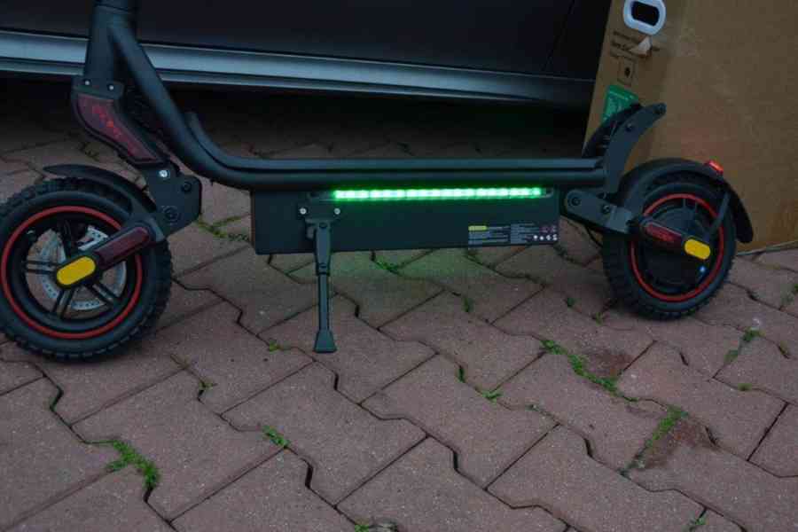 Elektrická koloběžka s terénními pneumatikami - foto 8