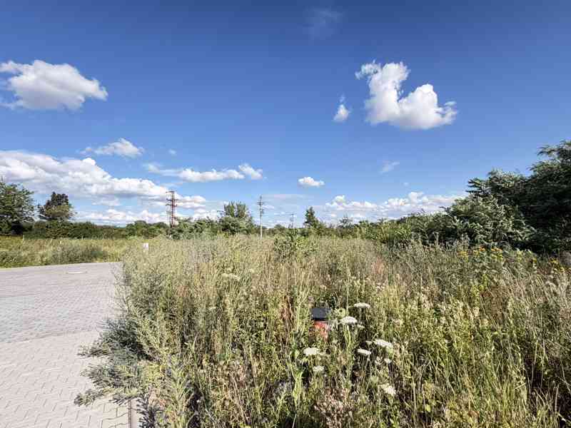 NABÍDKA PRODEJE STAVEBNÍHO POZEMKU O CP 721M2 V MIKULOVĚ  - foto 6