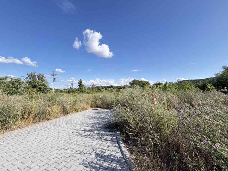 NABÍDKA PRODEJE STAVEBNÍHO POZEMKU O CP 721M2 V MIKULOVĚ  - foto 4