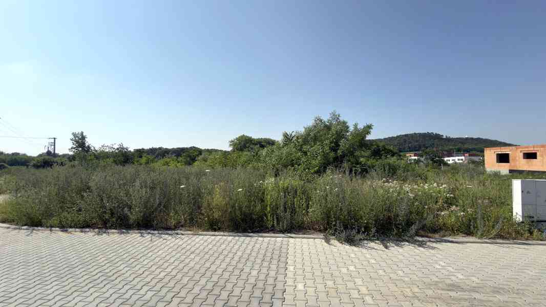 NABÍDKA PRODEJE STAVEBNÍHO POZEMKU O CP 721M2 V MIKULOVĚ  - foto 10