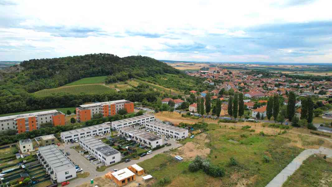 NABÍDKA PRODEJE STAVEBNÍHO POZEMKU O CP 721M2 V MIKULOVĚ  - foto 19