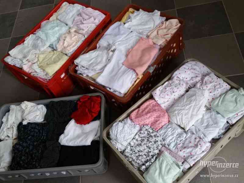 Dámské spodní prádlo, kalhotky, podprsenky, kombiné, ponožky - foto 1