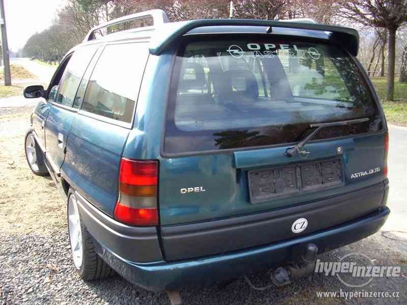 Opel Astra F 1,7TDS Caravan - foto 3