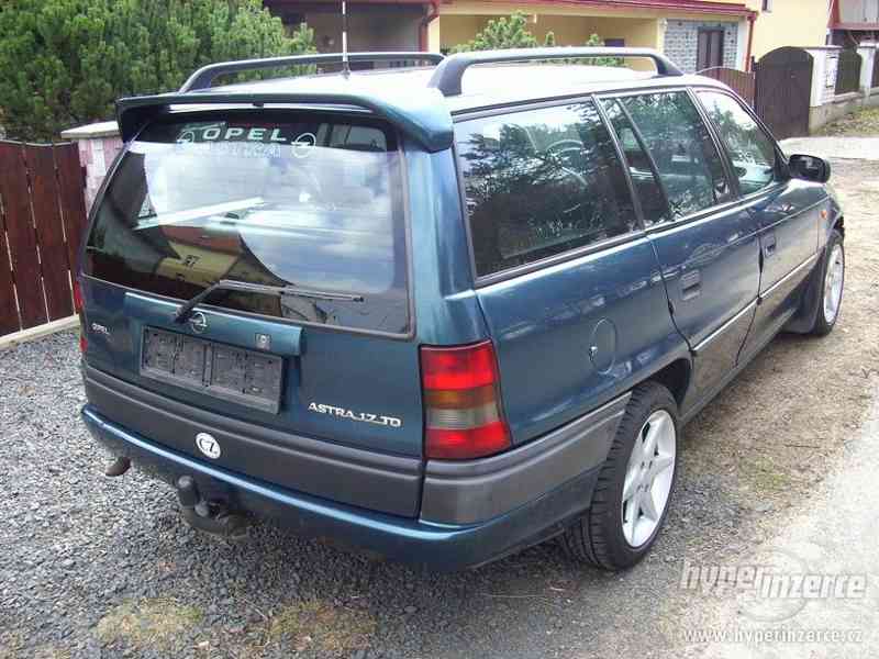 Opel Astra F 1,7TDS Caravan - foto 6