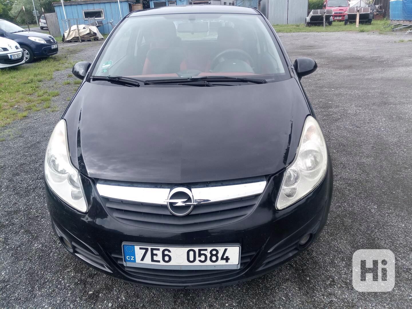 Prodám Opel Corsa 1.2 12V - foto 1