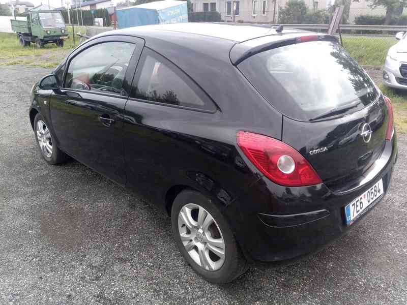 Prodám Opel Corsa 1.2 12V - foto 4