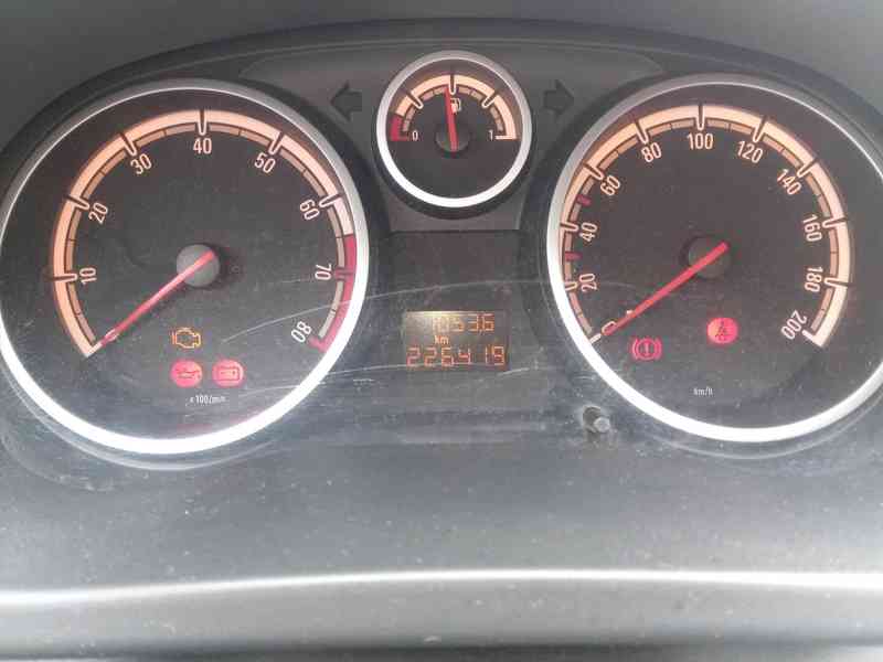 Prodám Opel Corsa 1.2 12V - foto 6