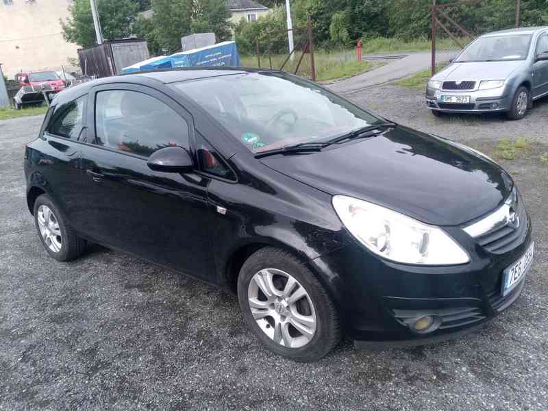 Prodám Opel Corsa 1.2 12V - foto 2