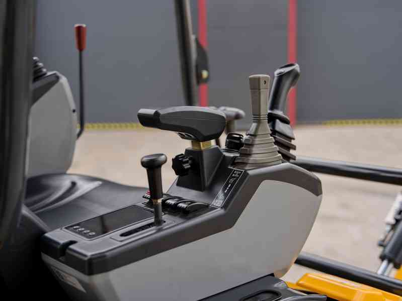 PÁSOVÝ MINIBAGR SHANTUI SE17SR - foto 6