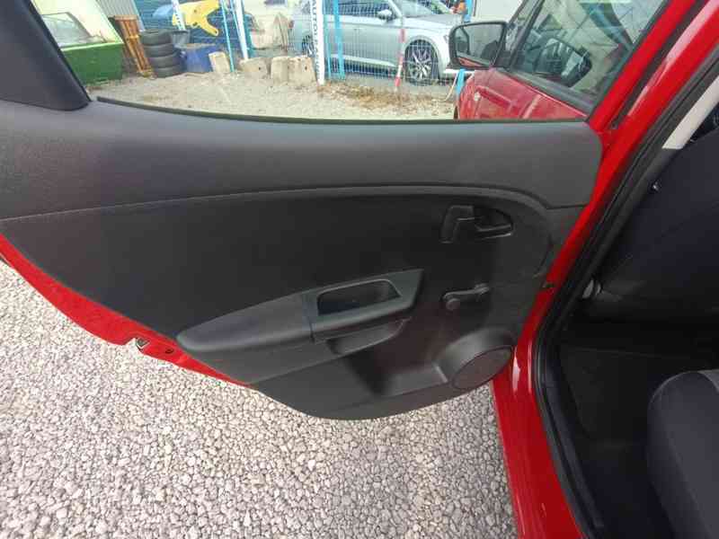 KIA Venga 1,4i Comfort ČR - foto 19