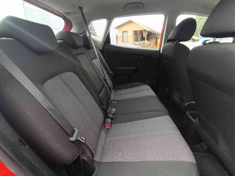 KIA Venga 1,4i Comfort ČR - foto 15