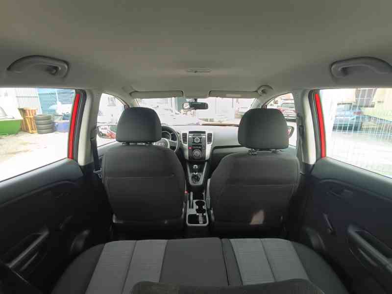 KIA Venga 1,4i Comfort ČR - foto 22