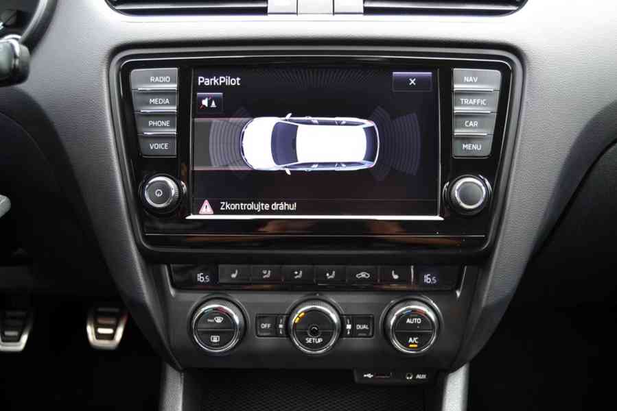 Škoda Octavia 2.0 TDI 135kW RS kombi - foto 9